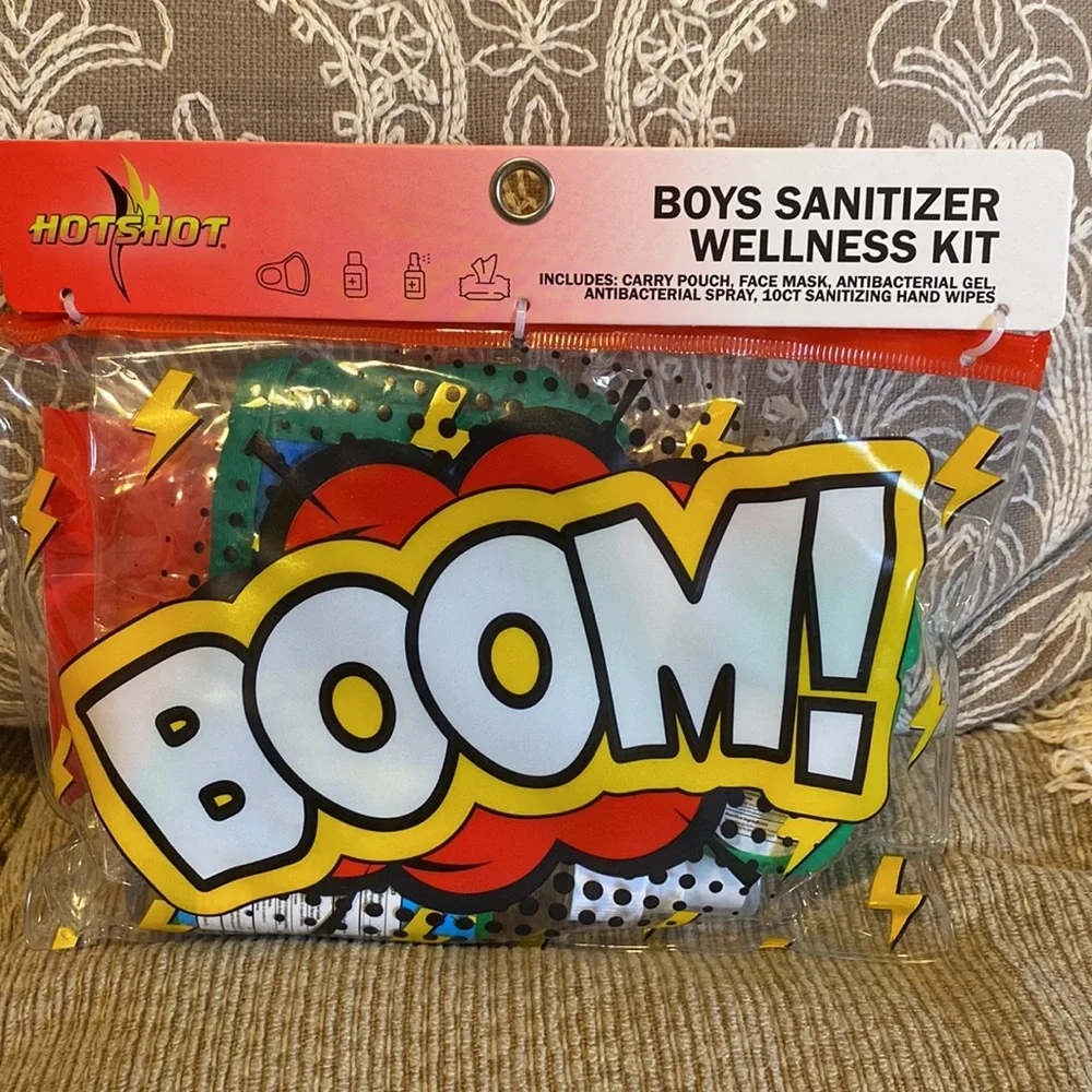 ❤️💛💙💚NWT Boys Sanitizer 5PC Wellness Kit